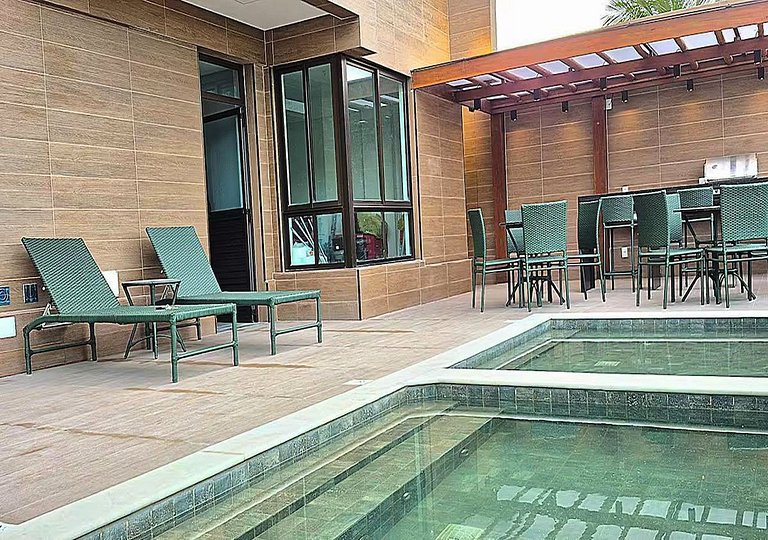 Paraíso a Dois no Centro da Vila e Perto do Mar