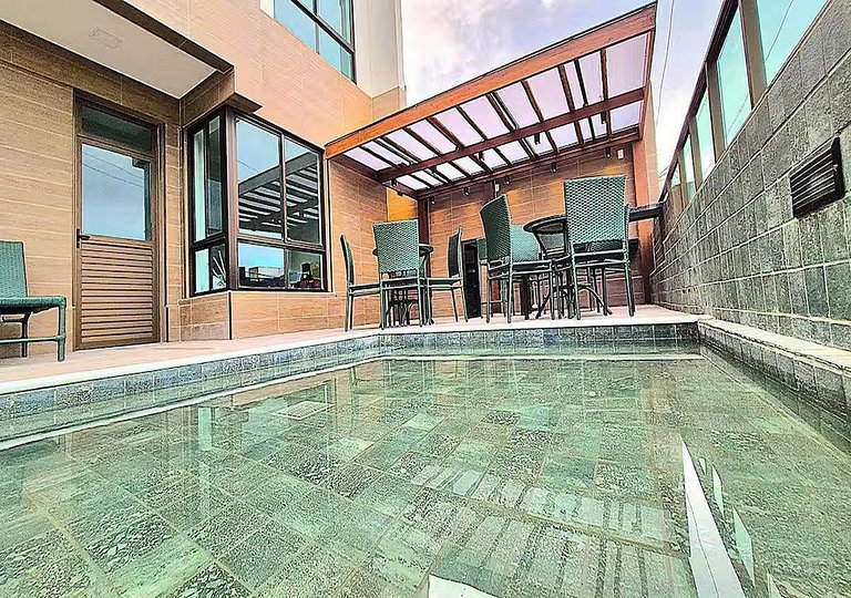 Paraíso a Dois no Centro da Vila e Perto do Mar