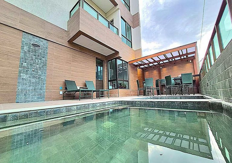 Paraíso a Dois no Centro da Vila e Perto do Mar